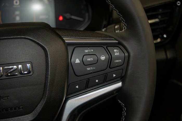 2025 Isuzu D-MAX LS-U