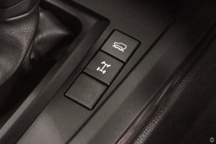 2025 Isuzu D-MAX X-RIDER