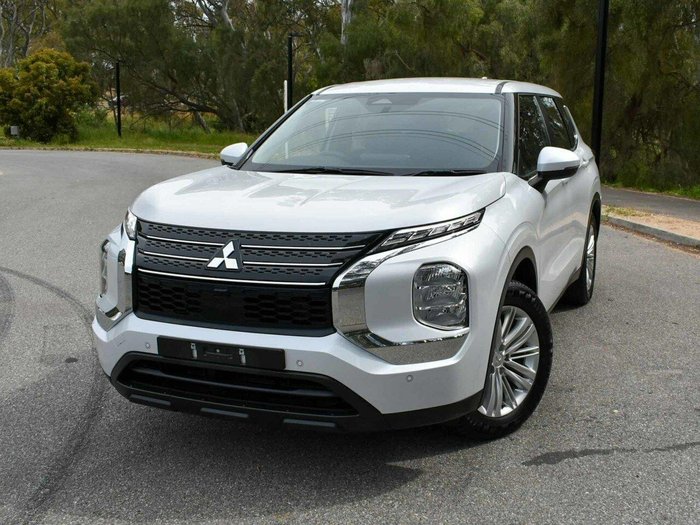 2022 Mitsubishi Outlander ES