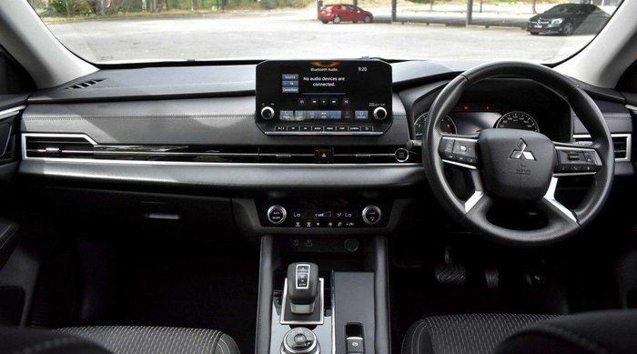 2022 Mitsubishi Outlander ES