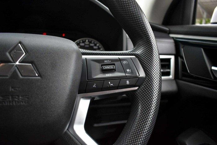 2022 Mitsubishi Outlander ES