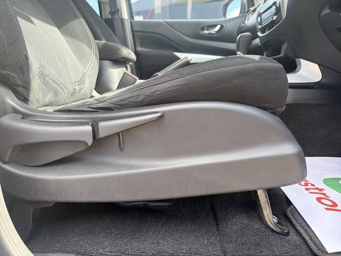 2017 Nissan Navara ST