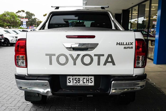 2016 Toyota Hilux SR5