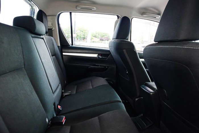 2016 Toyota Hilux SR5