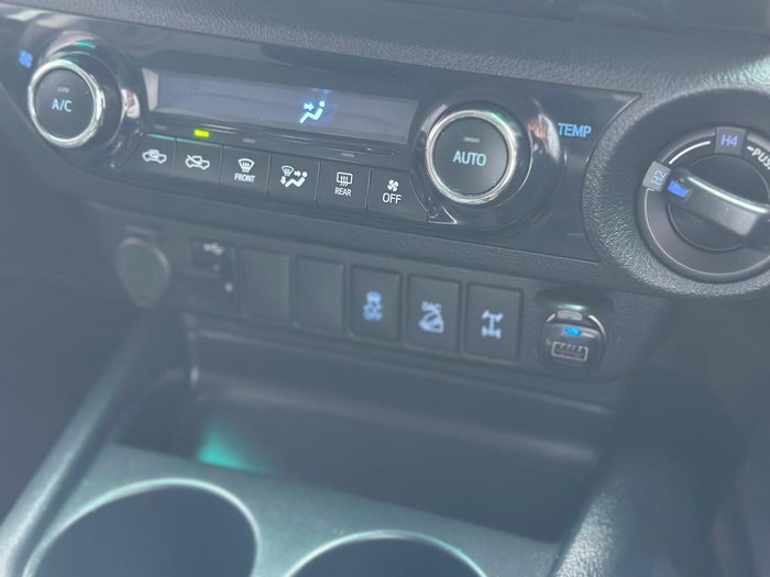 2019 Toyota Hilux SR5