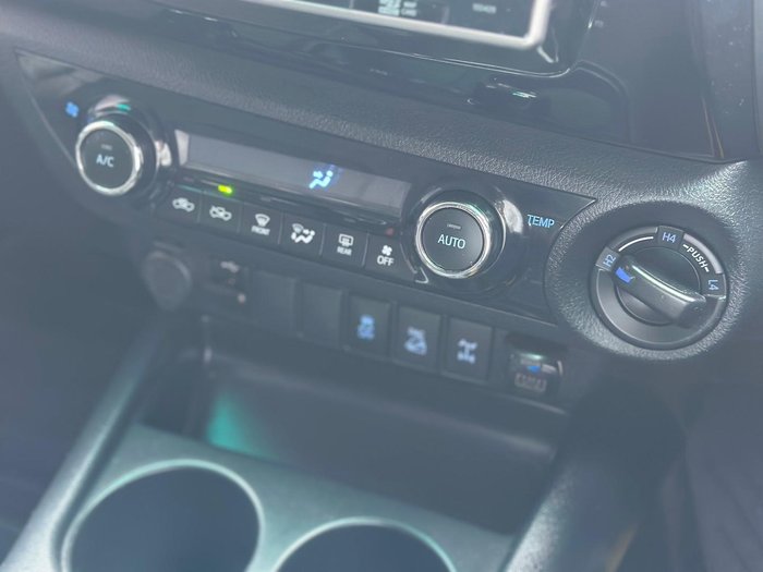 2019 Toyota Hilux SR5