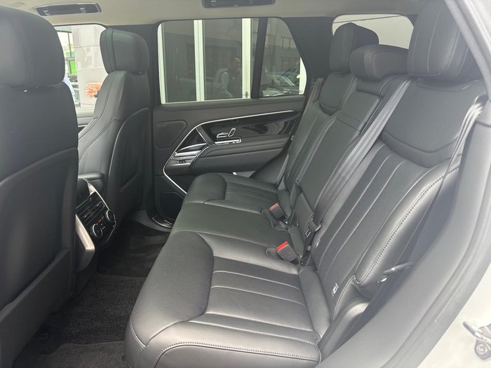 2025 Land Rover Range Rover D350 HSE L460 MY25 AWD Ostuni Pearl White