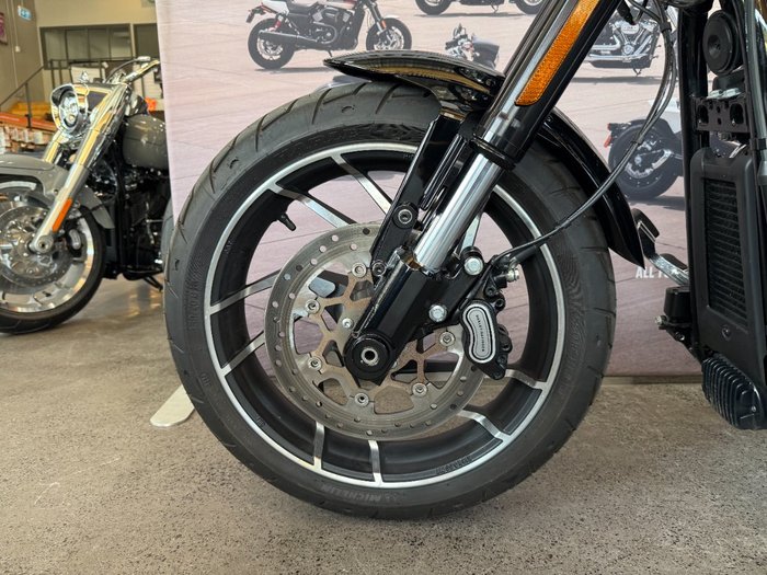 2024 Harley-davidson FLSB SPORT GLIDE (107) Vivid Black