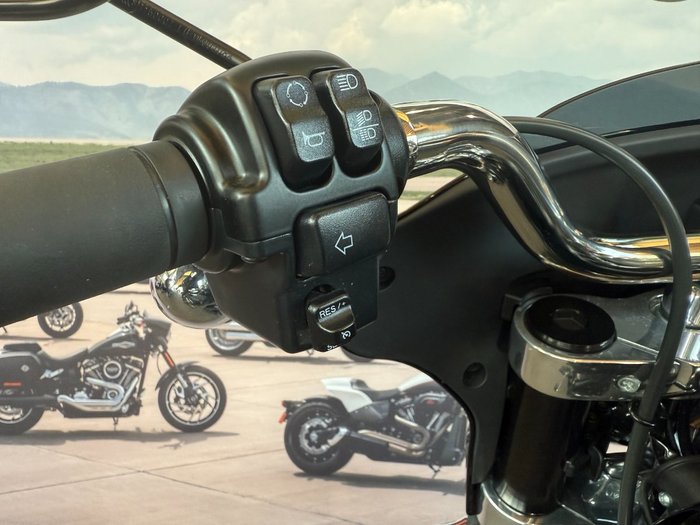 2024 Harley-davidson FLSB SPORT GLIDE (107) Vivid Black