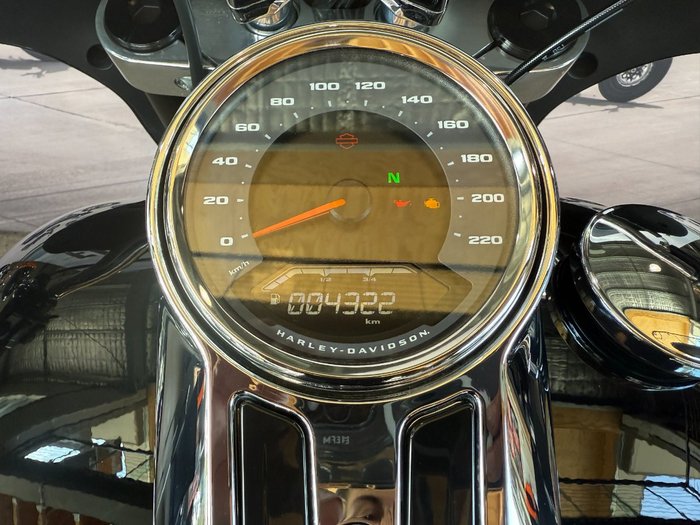 2024 Harley-davidson FLSB SPORT GLIDE (107) Vivid Black
