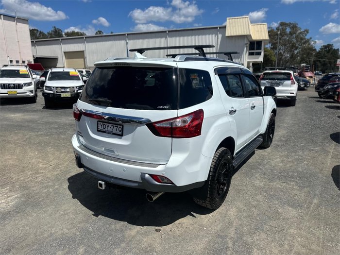 2016 ISUZU MU-X LS-T (4x4)