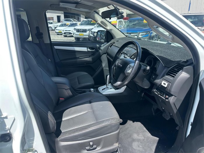 2016 ISUZU MU-X LS-T (4x4)