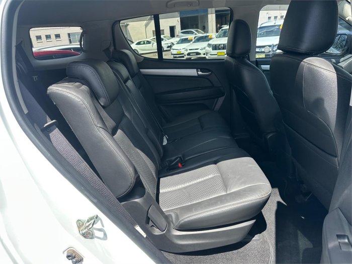 2016 ISUZU MU-X LS-T (4x4)