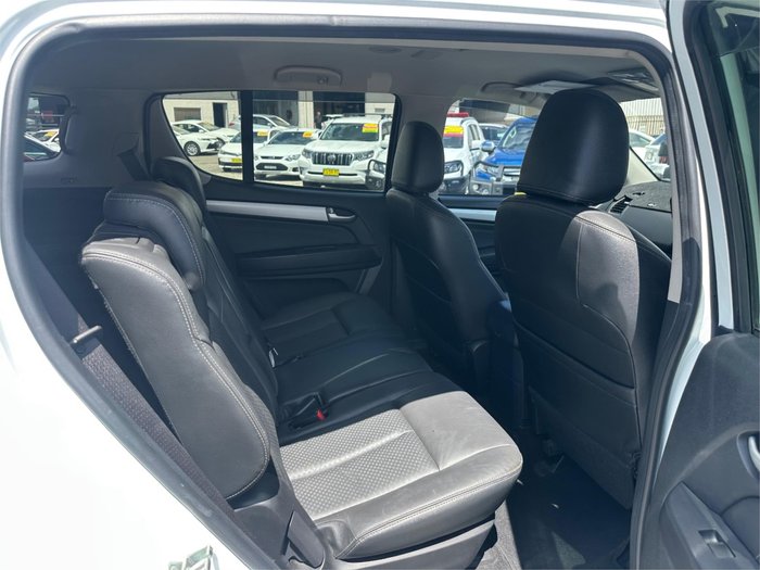 2016 ISUZU MU-X LS-T (4x4)