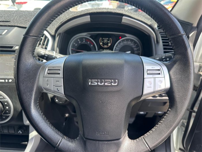 2016 ISUZU MU-X LS-T (4x4)