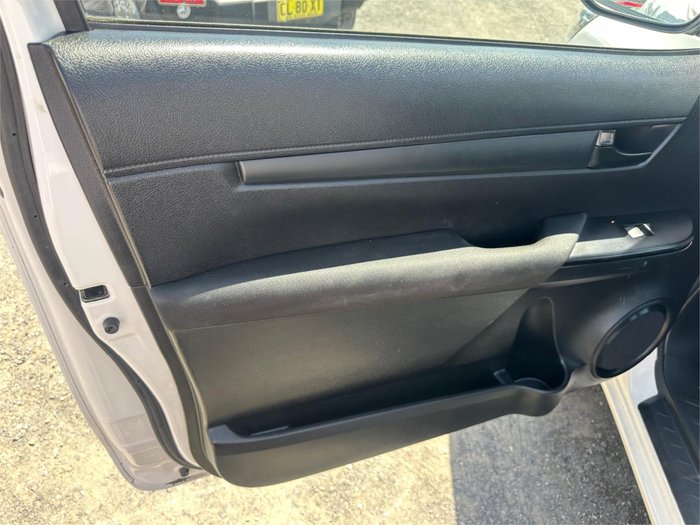 2021 TOYOTA HILUX WORKMATE (4x2)