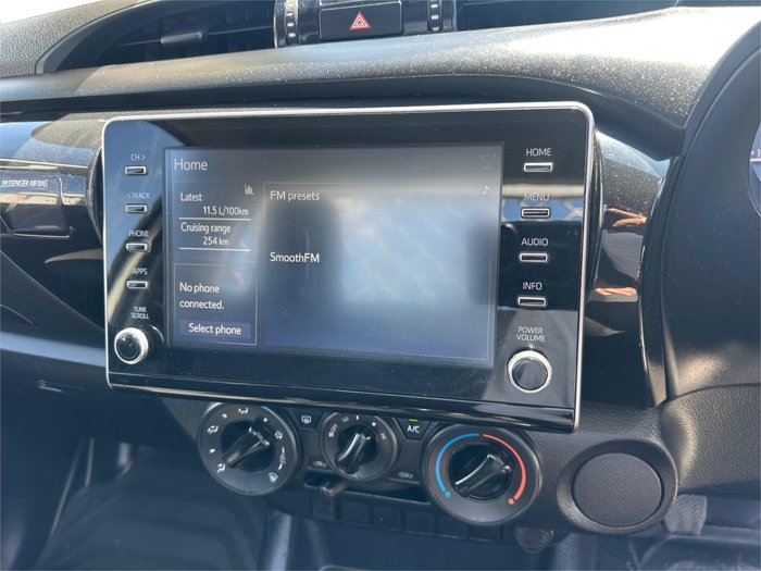 2021 TOYOTA HILUX WORKMATE (4x2)