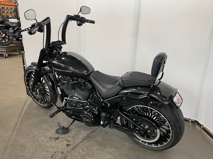 2018 Harley-davidson FXBRS BREAKOUT BLACK TEMPEST
