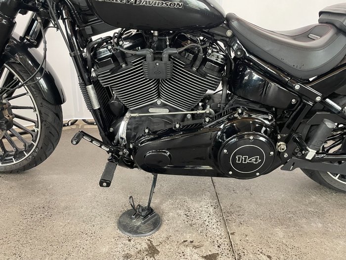 2018 Harley-davidson FXBRS BREAKOUT BLACK TEMPEST