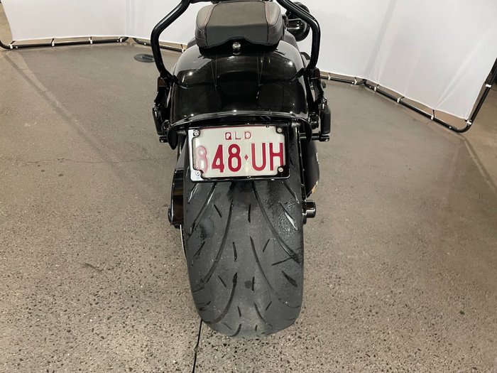 2018 Harley-davidson FXBRS BREAKOUT BLACK TEMPEST