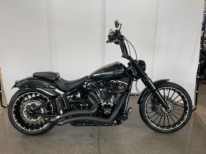 2018 Harley-davidson FXBRS BREAKOUT BLACK TEMPEST