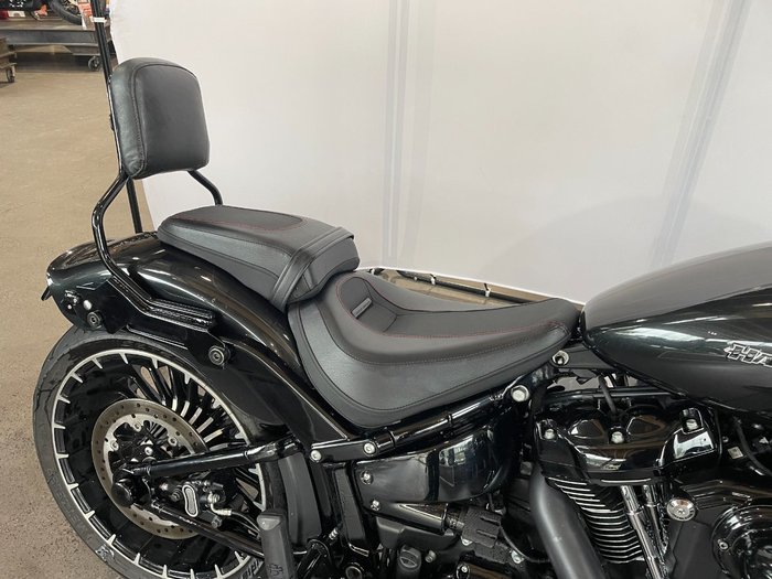 2018 Harley-davidson FXBRS BREAKOUT BLACK TEMPEST