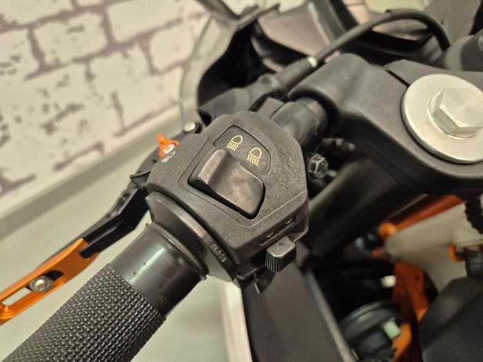 2015 KTM RC 390 RC White