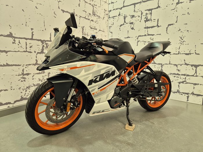 2015 KTM RC 390 RC White