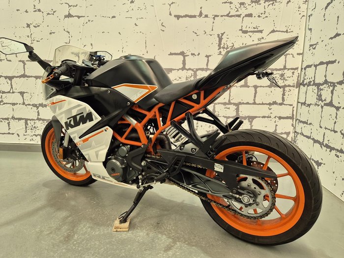 2015 KTM RC 390 RC White