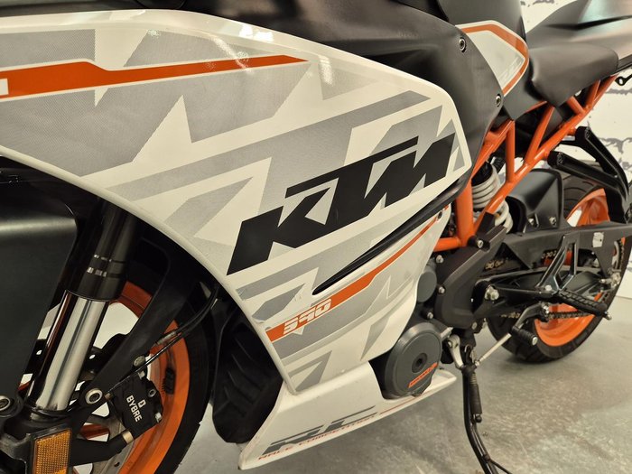 2015 KTM RC 390 RC White