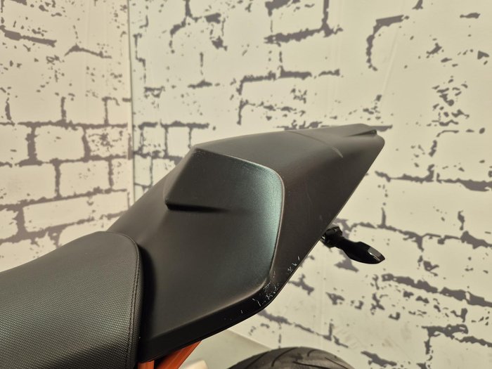 2015 KTM RC 390 RC White