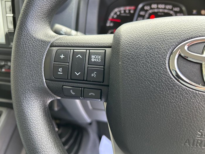 2024 Toyota Landcruiser GXL