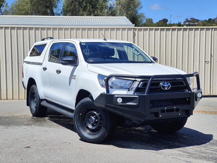2020 Toyota Hilux SR