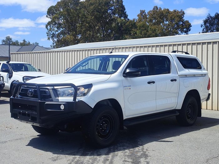 2020 Toyota Hilux SR