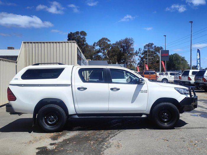2020 Toyota Hilux SR