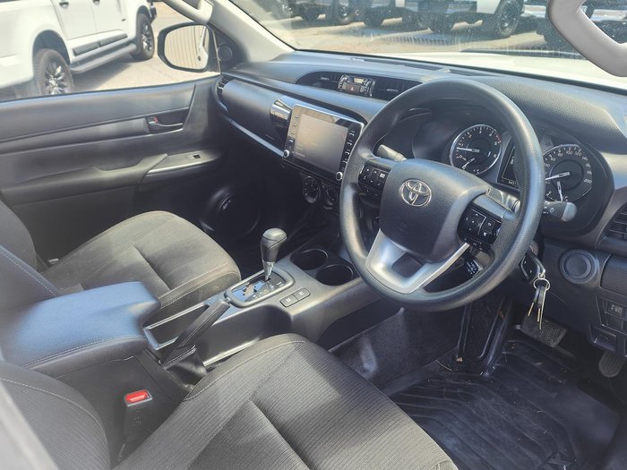 2020 Toyota Hilux SR