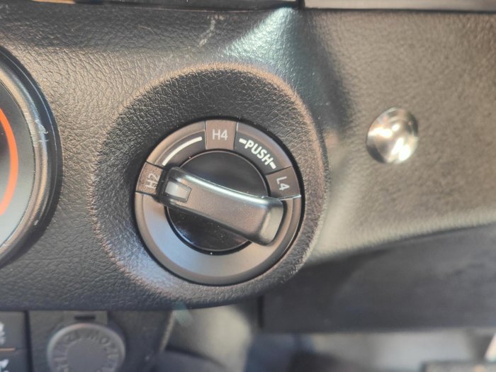 2020 Toyota Hilux SR