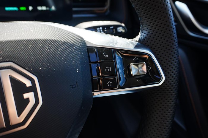 2025 MG HS Super Hybrid Essence