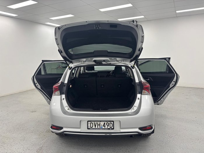 2016 Toyota Corolla Hybrid ZWE186R Silver Pearl