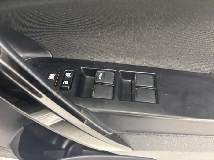 2016 Toyota Corolla Hybrid ZWE186R Silver Pearl