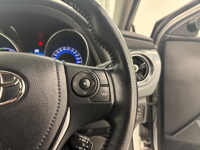 2016 Toyota Corolla Hybrid ZWE186R Silver Pearl