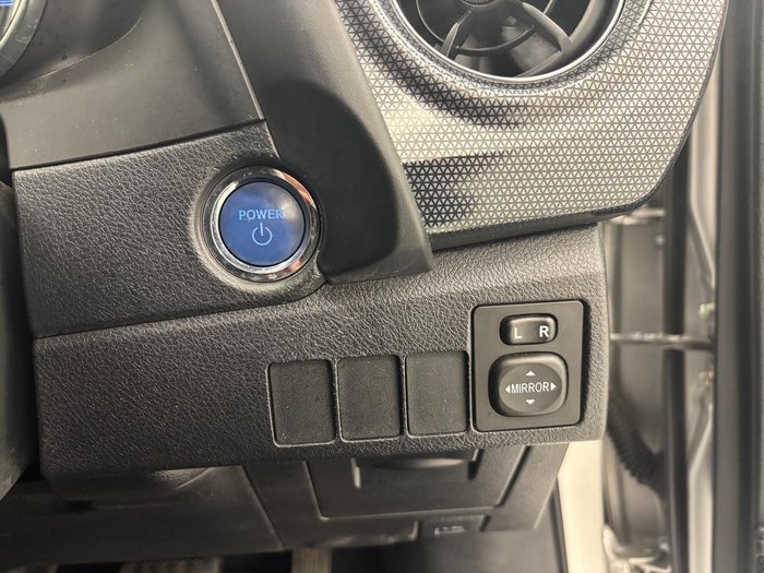 2016 Toyota Corolla Hybrid ZWE186R Silver Pearl