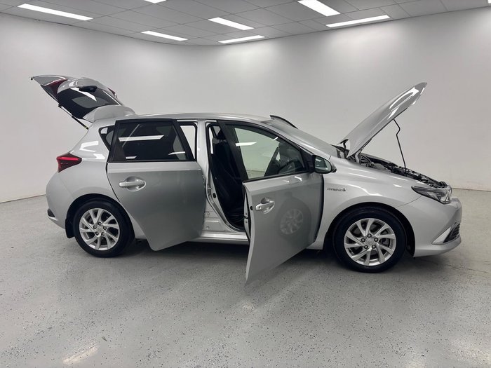 2016 Toyota Corolla Hybrid ZWE186R Silver Pearl