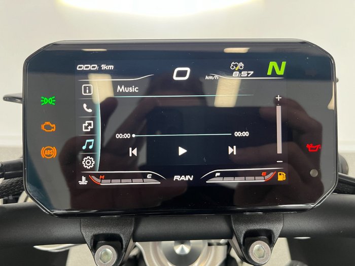 2023 CFMOTO 2023 CF MOTO 800NK SPORT NEBULA WHITE