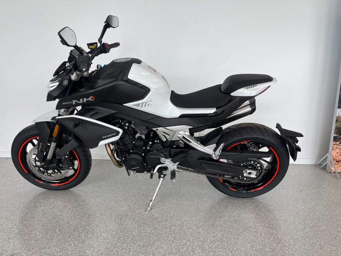 2023 CFMOTO 2023 CF MOTO 800NK SPORT NEBULA WHITE