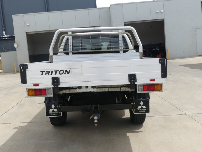 2021 Mitsubishi Triton GLX