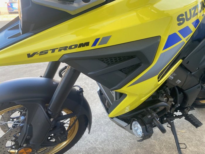 2022 Suzuki V-STROM 1050 (DL1050RQ) Yellow