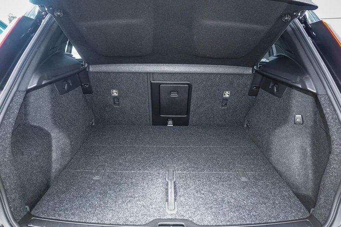 2023 Volvo XC40 Plus B4