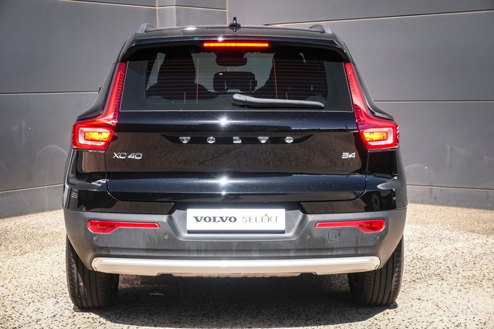 2023 Volvo XC40 Plus B4