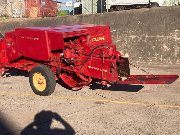 1980 New Holland 317